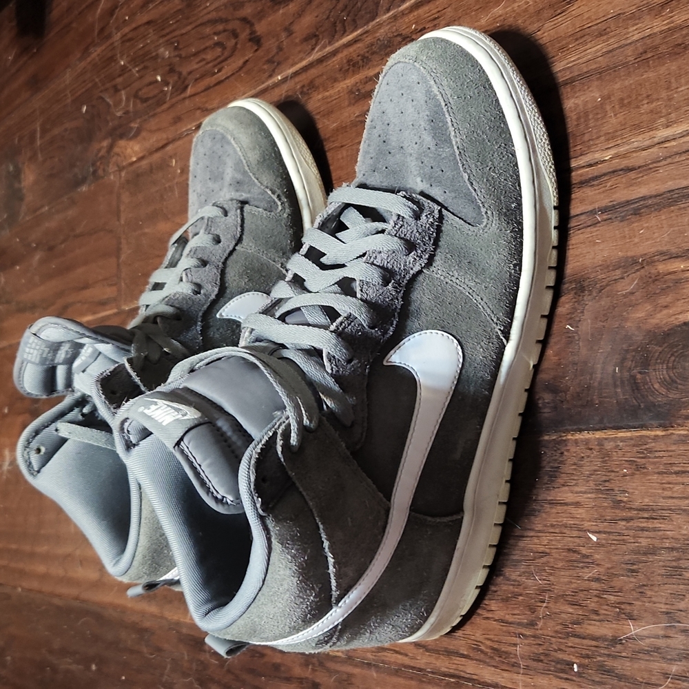 Nike Dunk High Grey Suede